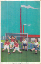 Carte postale dans la serie: Sport de poupées: football.